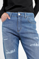 ALVA Boyfriend-Jeans mit Destroyed-Optik und fixiertem Raw-Cut Umschlag, Mid Waist und relaxed Fit
