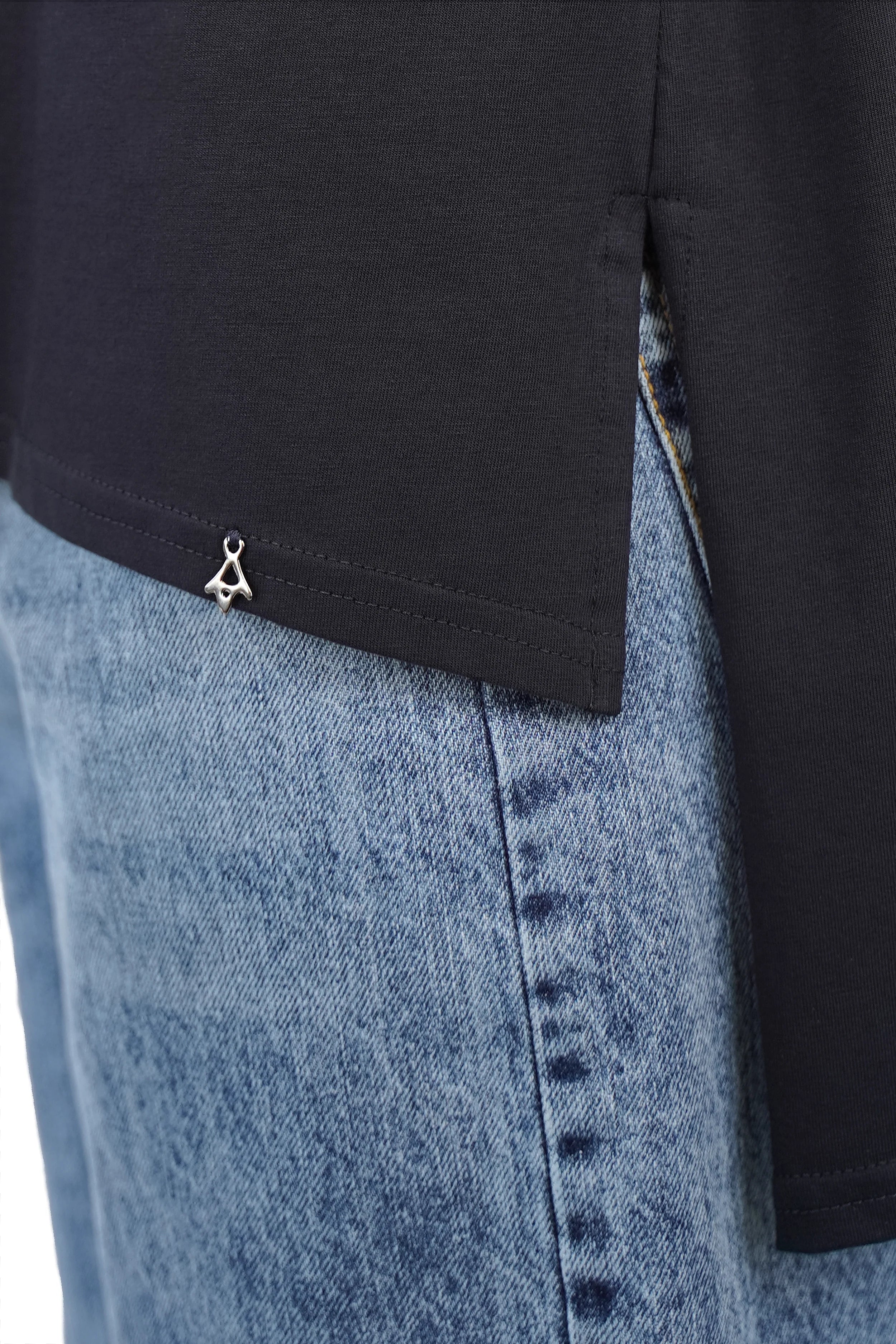 Weiches AMALEA Longsleeve aus Baumwolljersey mit U-Boot-Ausschnitt und verlängertem Rückensaum