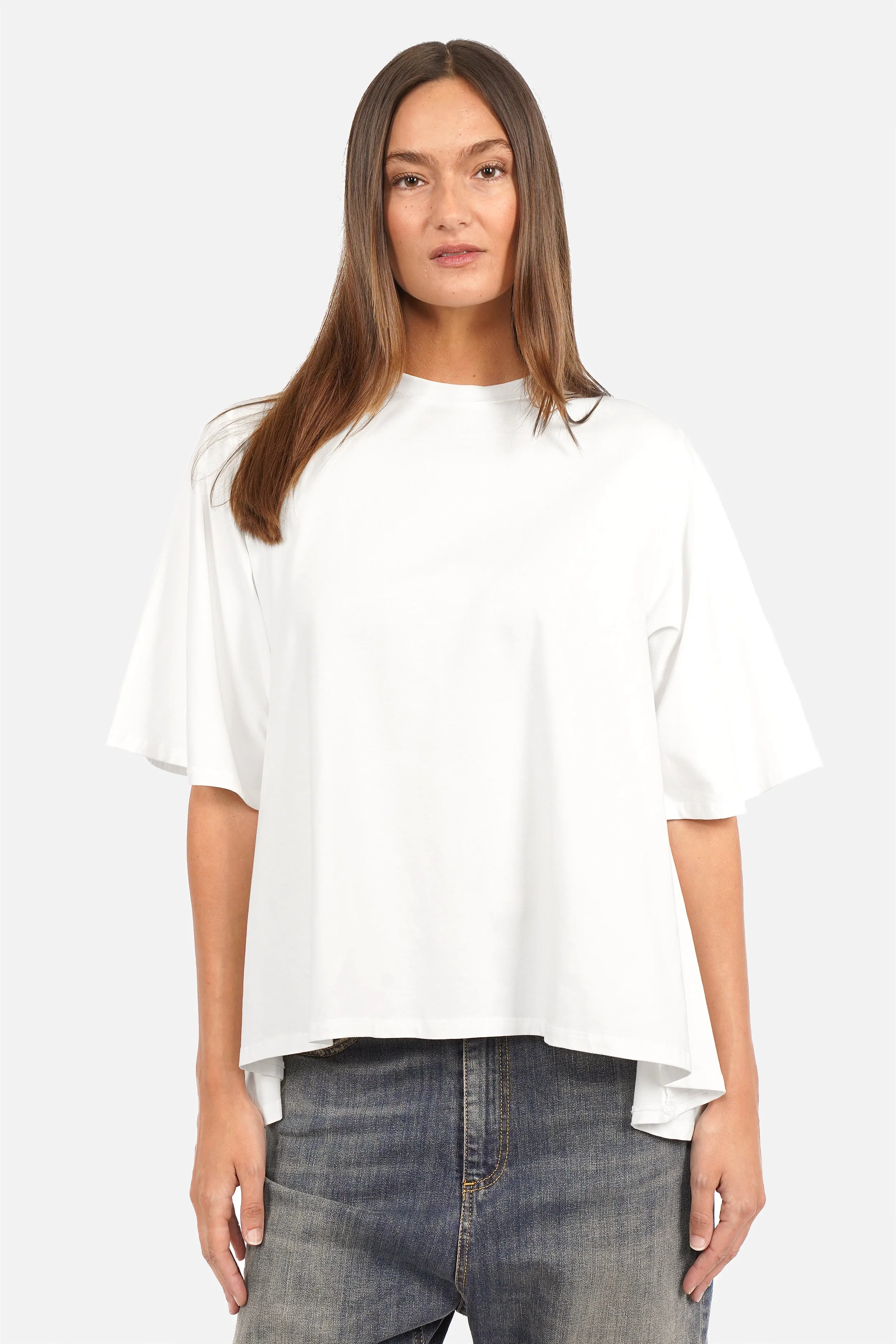 Anele T-Shirt soft cotton jersey with round neckline and flared sleeves, longer back hem, A-line shape, regular fit