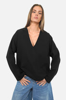 Relaxed V-Ausschnitt Shirt aus weichem Jersey mit Viskoseanteil und überschnittenen Schultern