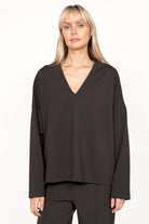 BERLEY Relaxed V-Neck Bluse black soft jersey blouse with V-neck and relaxed fit