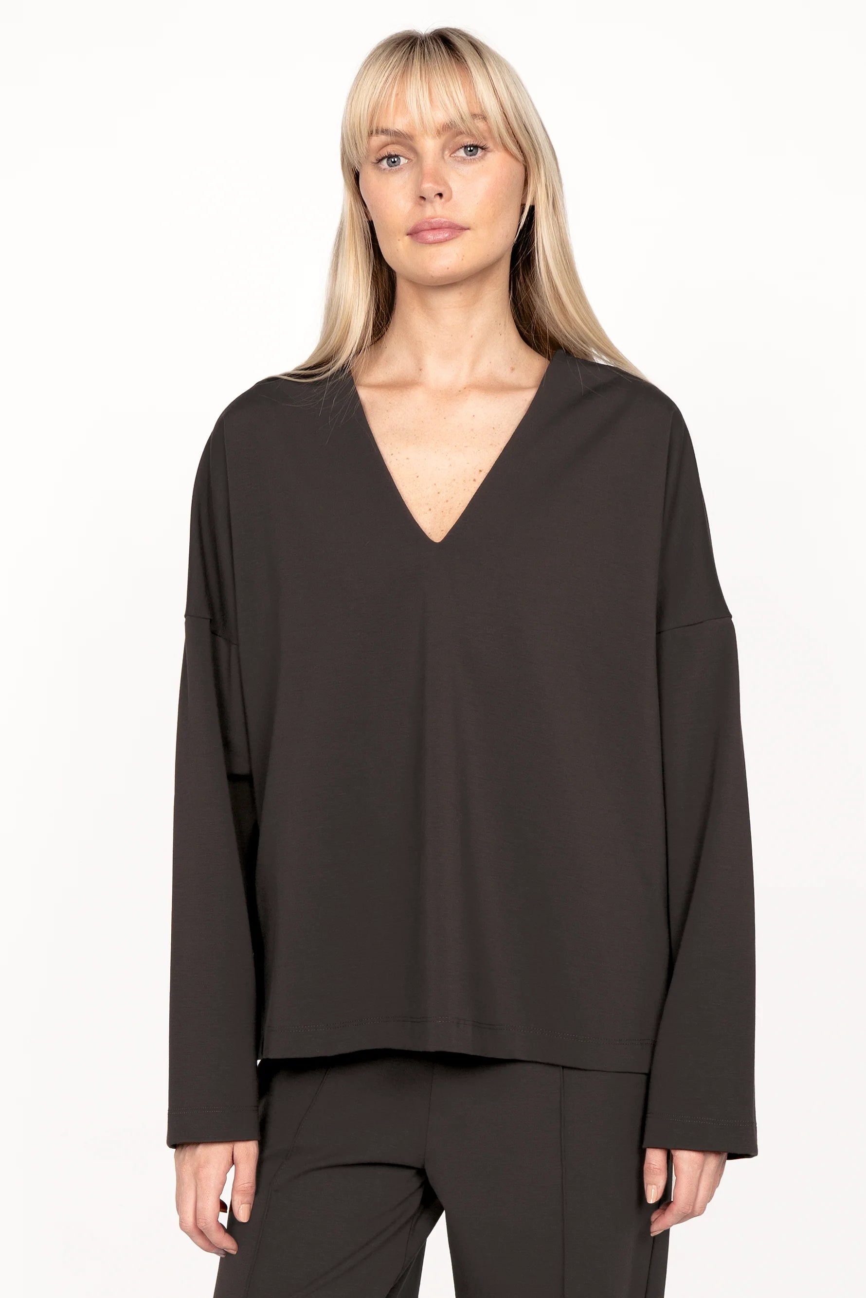 BERLEY Relaxed V-Neck Bluse black soft jersey blouse with V-neck and relaxed fit