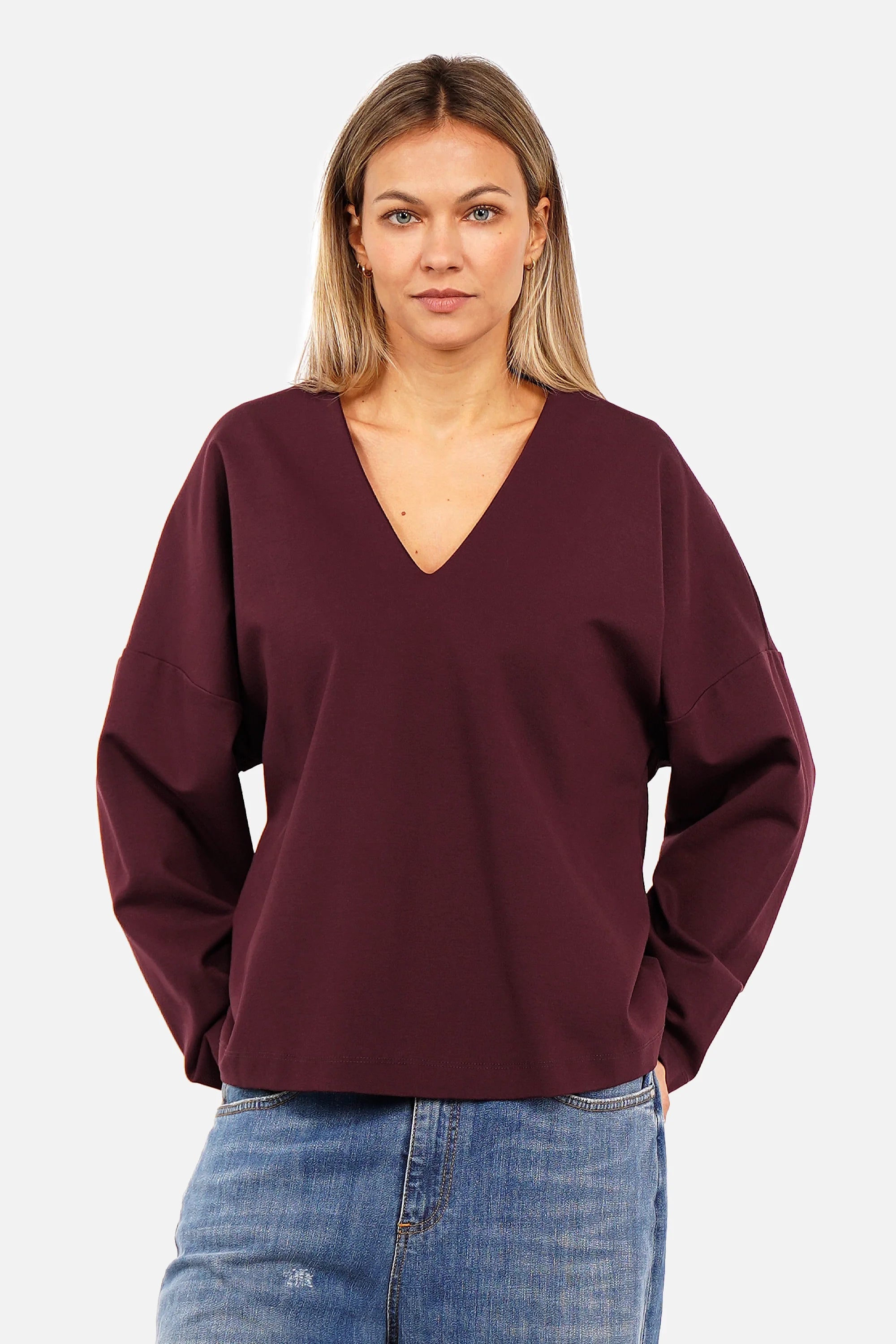 BERLEY Relaxed V-Neck Shirt aus weichem, formstabilem Jersey mit V-Ausschnitt und überschnittenen Schultern in Relaxed Fit