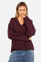 Damen BERLEY Relaxed V-Neck Shirt aus weichem Jersey mit V-Ausschnitt und überschnittenen Schultern