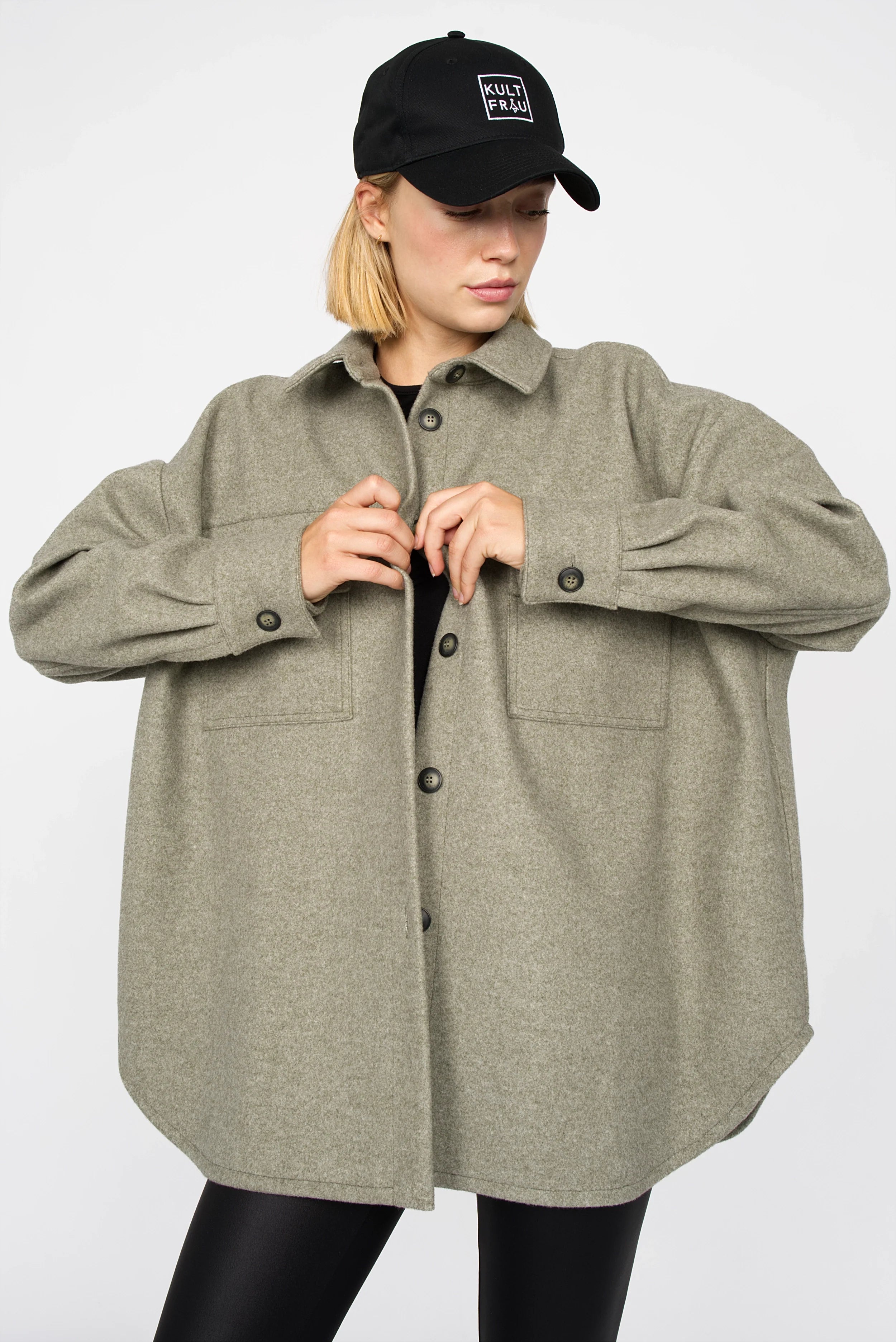 Damen BJORA Overshirt aus festem Wollmix mit Brusttaschen und oversized Passform