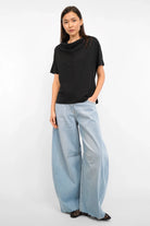 BRYNNA T-Shirt fließender Viskose-Blend mit Mockneck und überschnittener Schulterlinie in Regular Fit