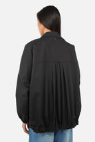 Lockere Hemdjacke aus leichtem Baumwollstoff mit klassischem Kragen und oversized Schnitt