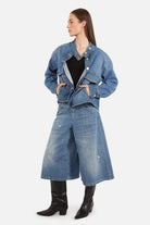 NELKA weite Bermuda-Jeans aus leichtem Denim mit destroyed Waschung und weitem Bein