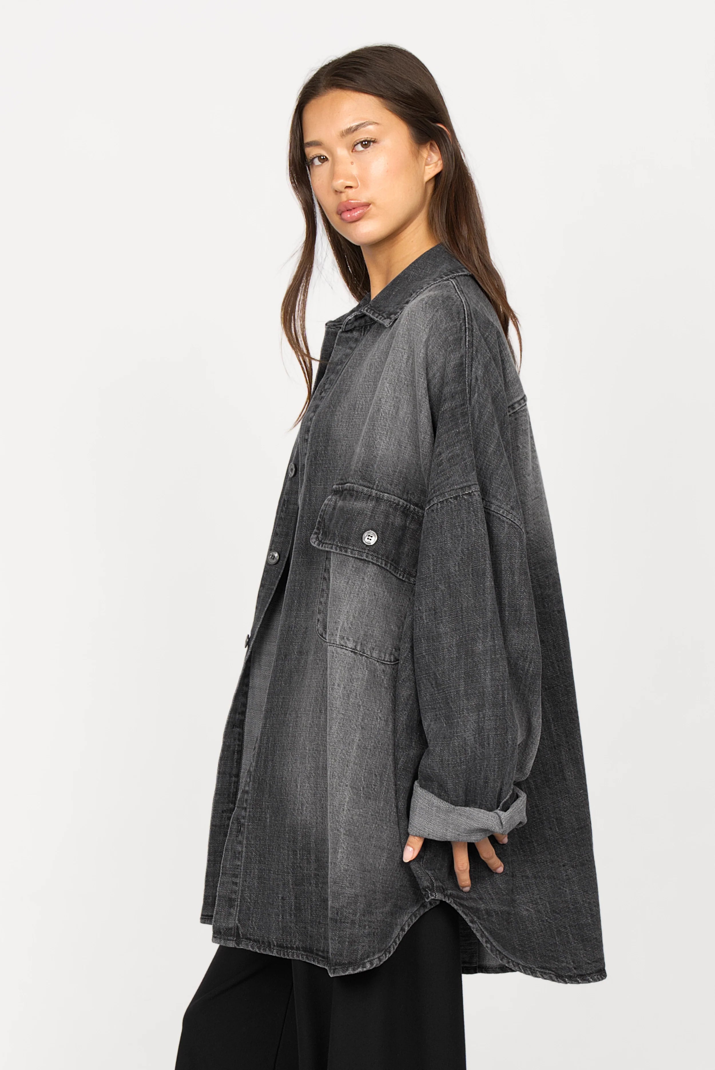 ANEA Oversized Hemdjacke im Denim-Look mit lockerer Passform und Brusttaschen
