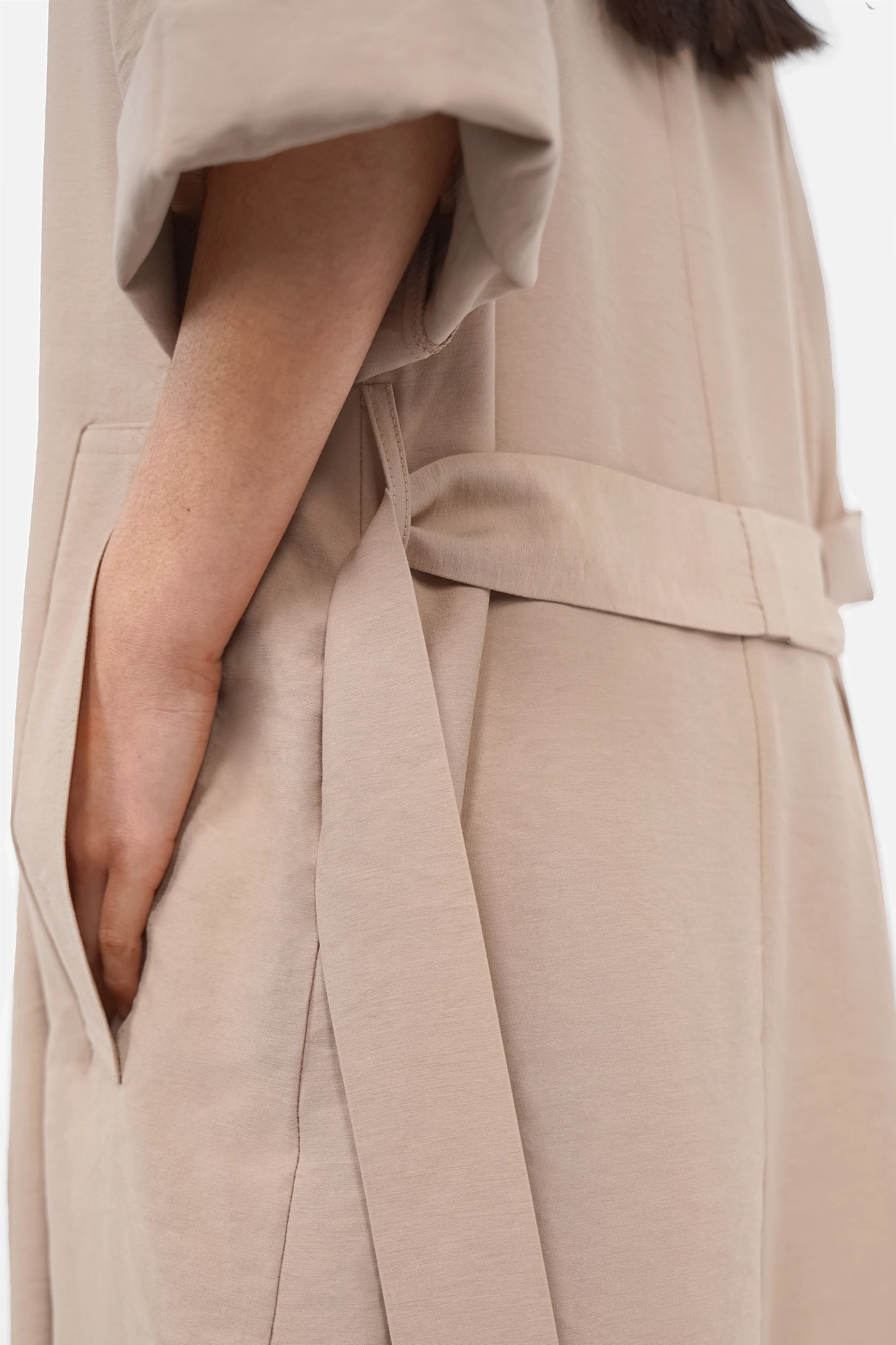 Hazel Blusenmantel Trenchcoat style with soft fabric, double-breasted buttons, belt, and relaxed fit