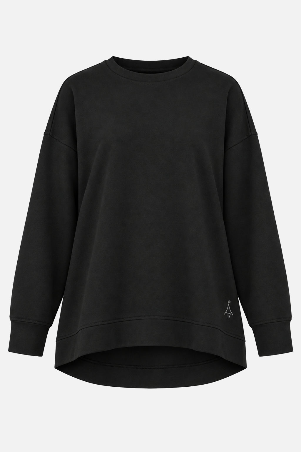 EIREL Relaxed Sweater in Black mit verlängertem Rückenteil und kleiner Logo-Stickerei, Vorderansicht