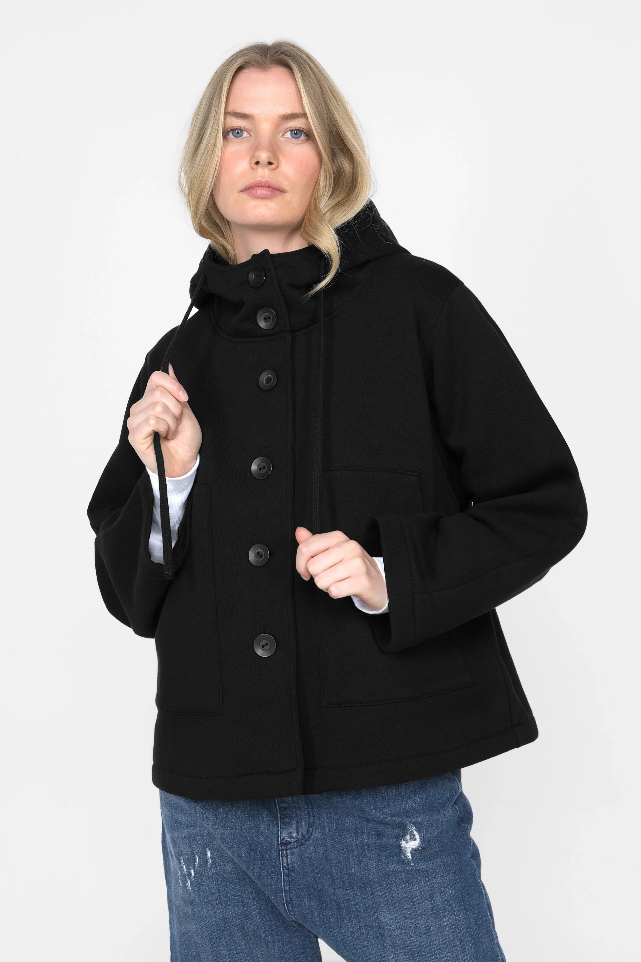 Damen ELFA Sweatjacke mit Kapuze, Knopfleiste, Känguru-Taschen und relaxed Fit in Schwarz