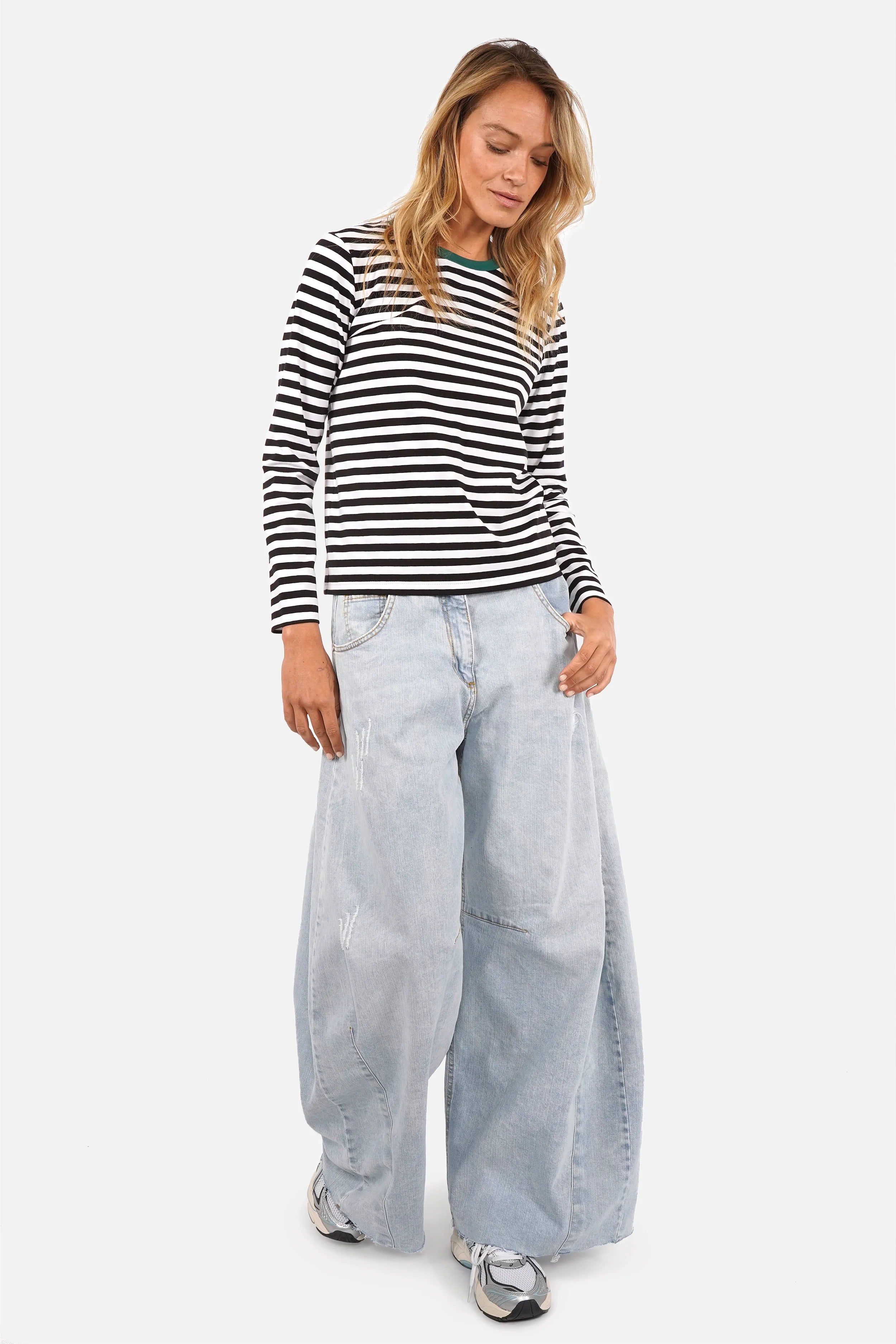 ELIN Longsleeve aus weichem Baumwolljersey mit Rundhalsausschnitt und Regular Fit in Größe S