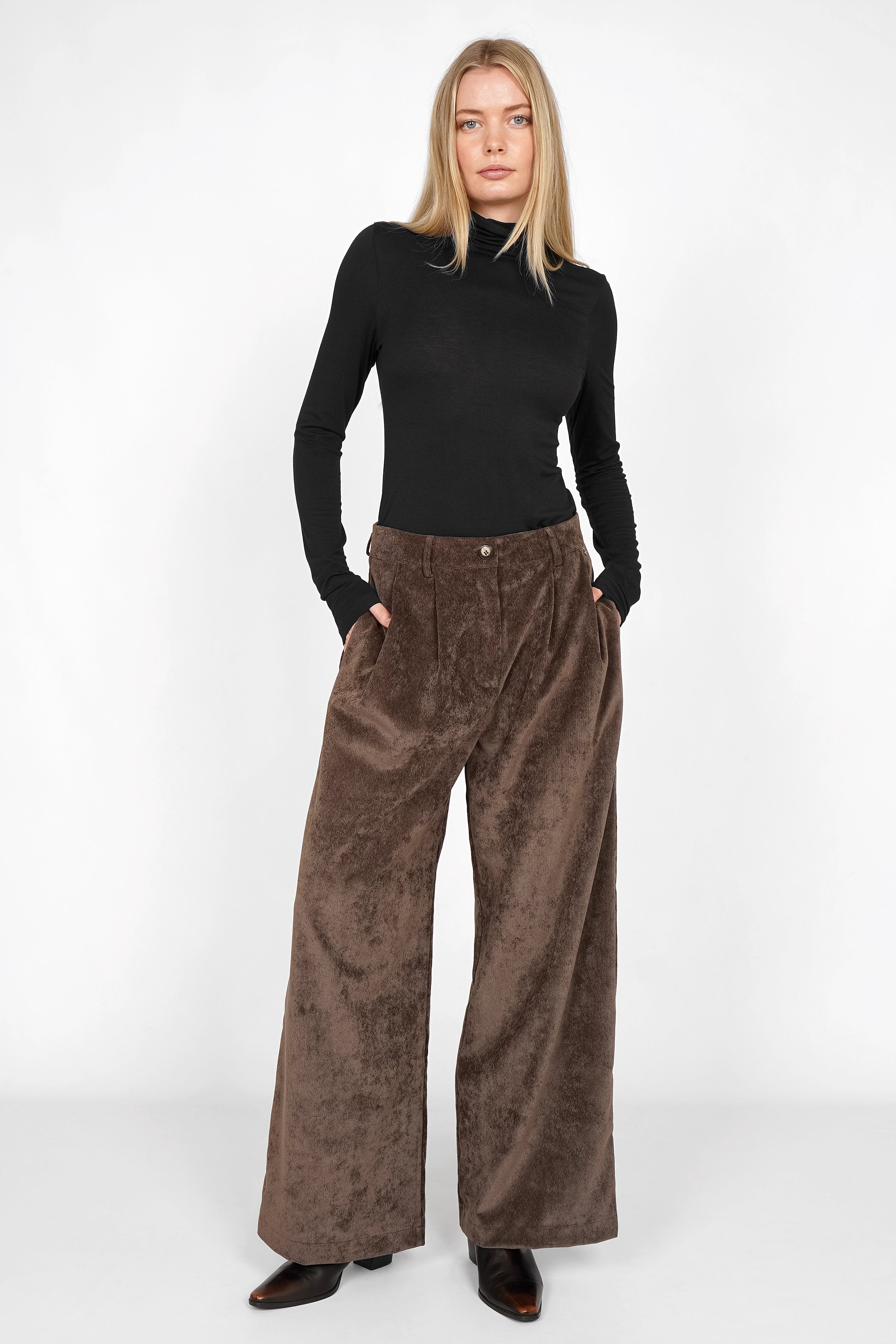 ELEE wide leg corduroy pants
