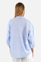 Bluse aus Baumwoll-Jacquard mit Stehkragen, überschnittenen Schultern und dreiviertel Ärmeln