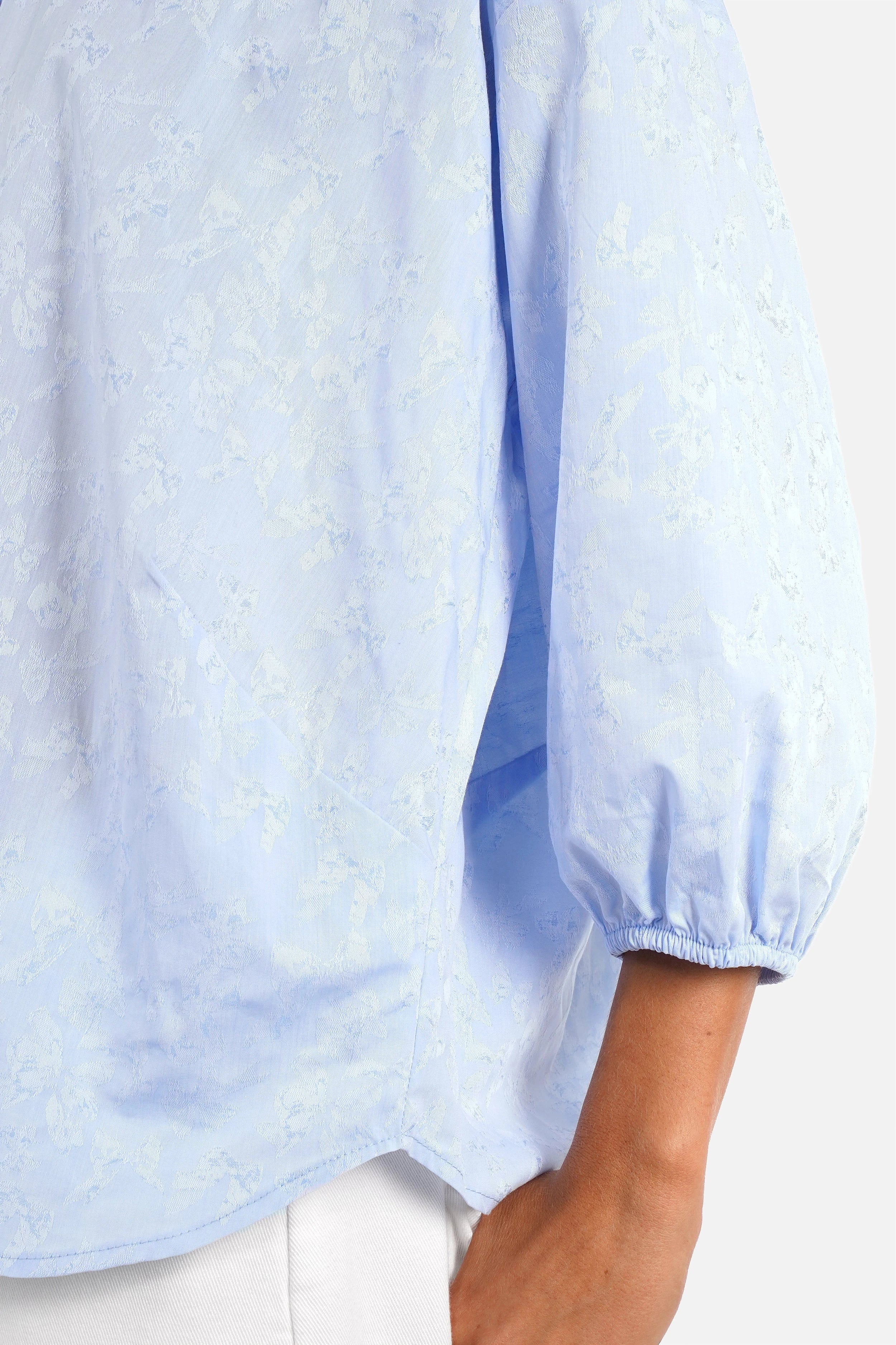 Bluse aus Baumwoll-Jacquard mit Stehkragen und dreiviertel Ärmeln in lockerer Passform