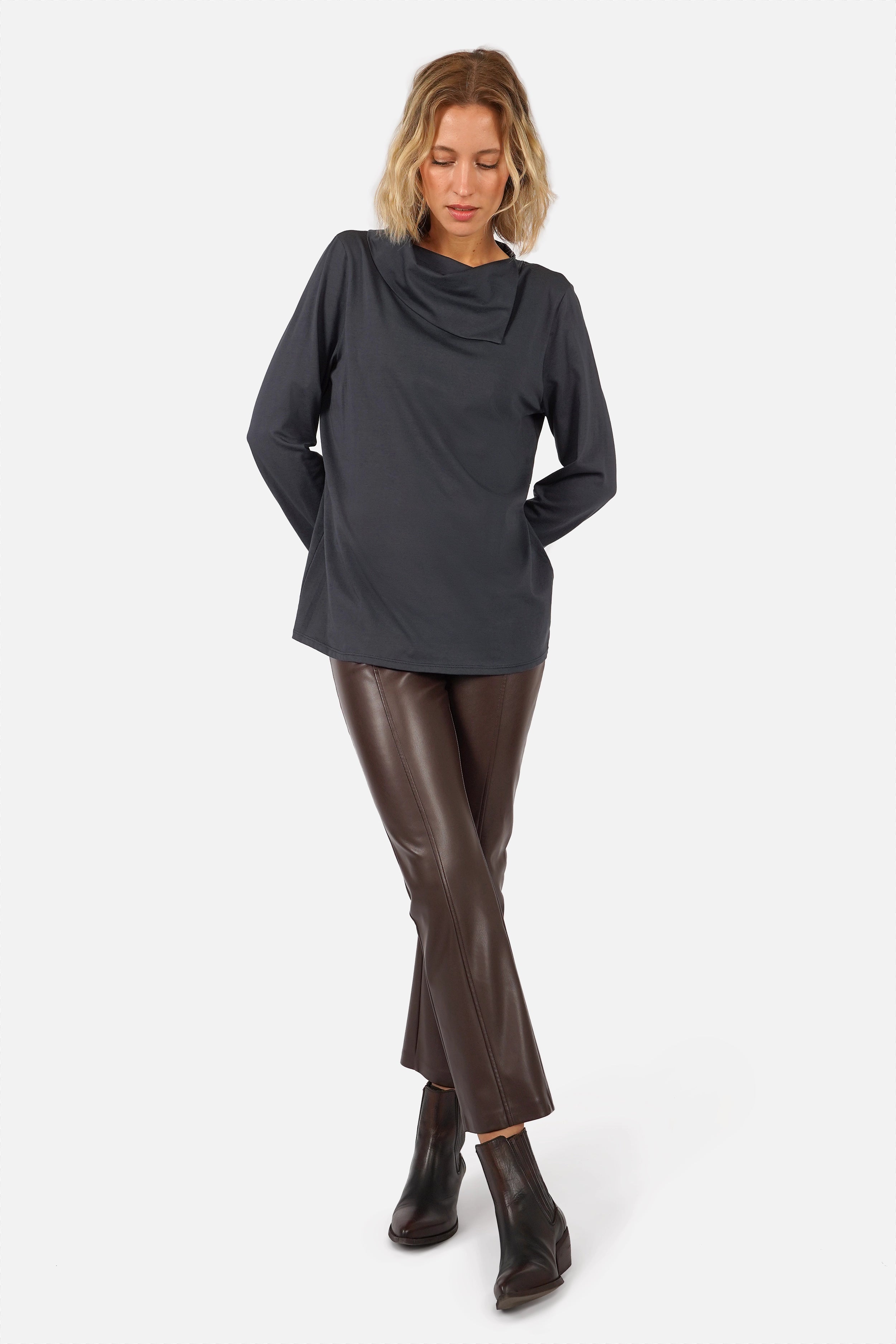 FARAMI longsleeve met asymmetrische kraag