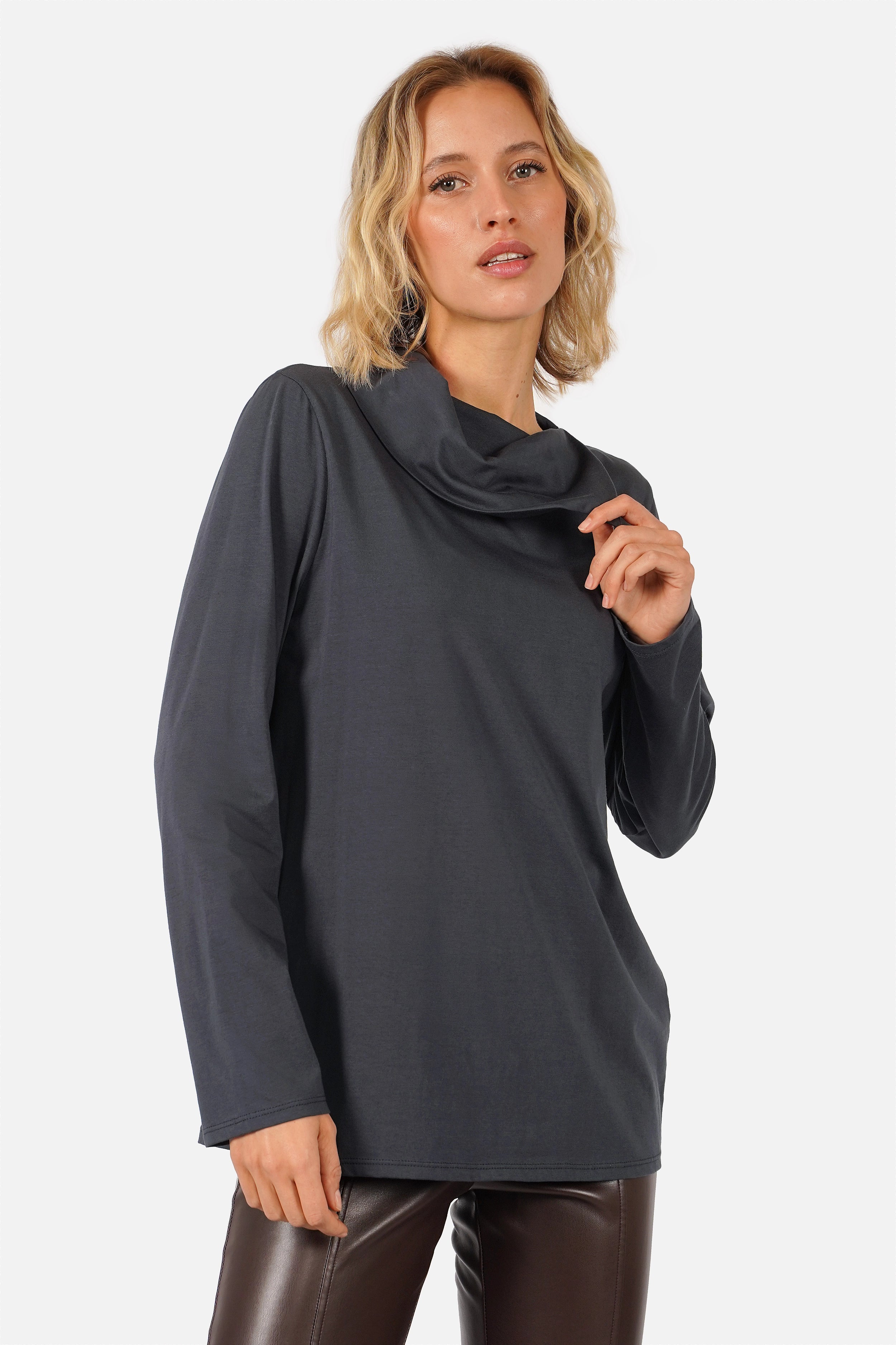 FARAMI longsleeve met asymmetrische kraag