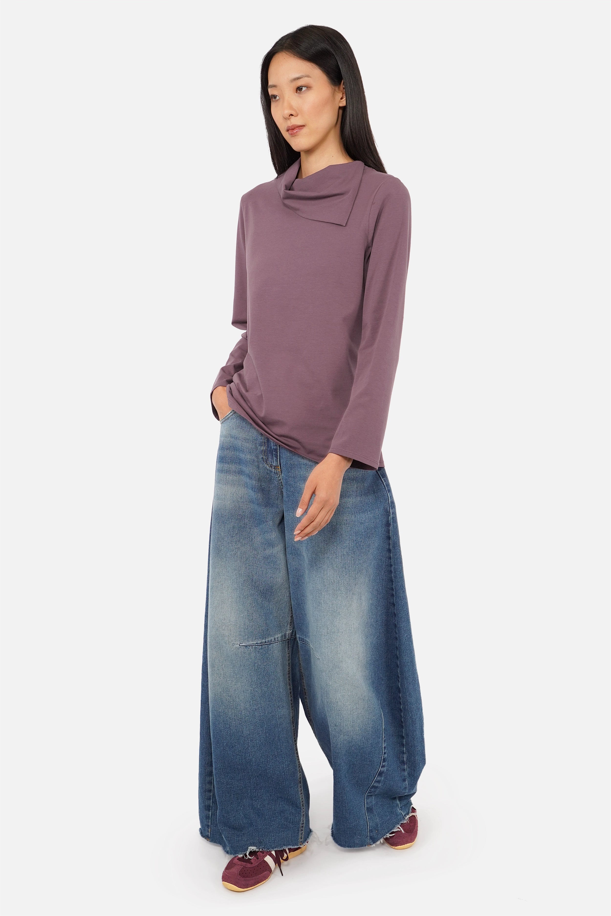 FARAMI Longsleeve mit asymmetrischem Kragen
