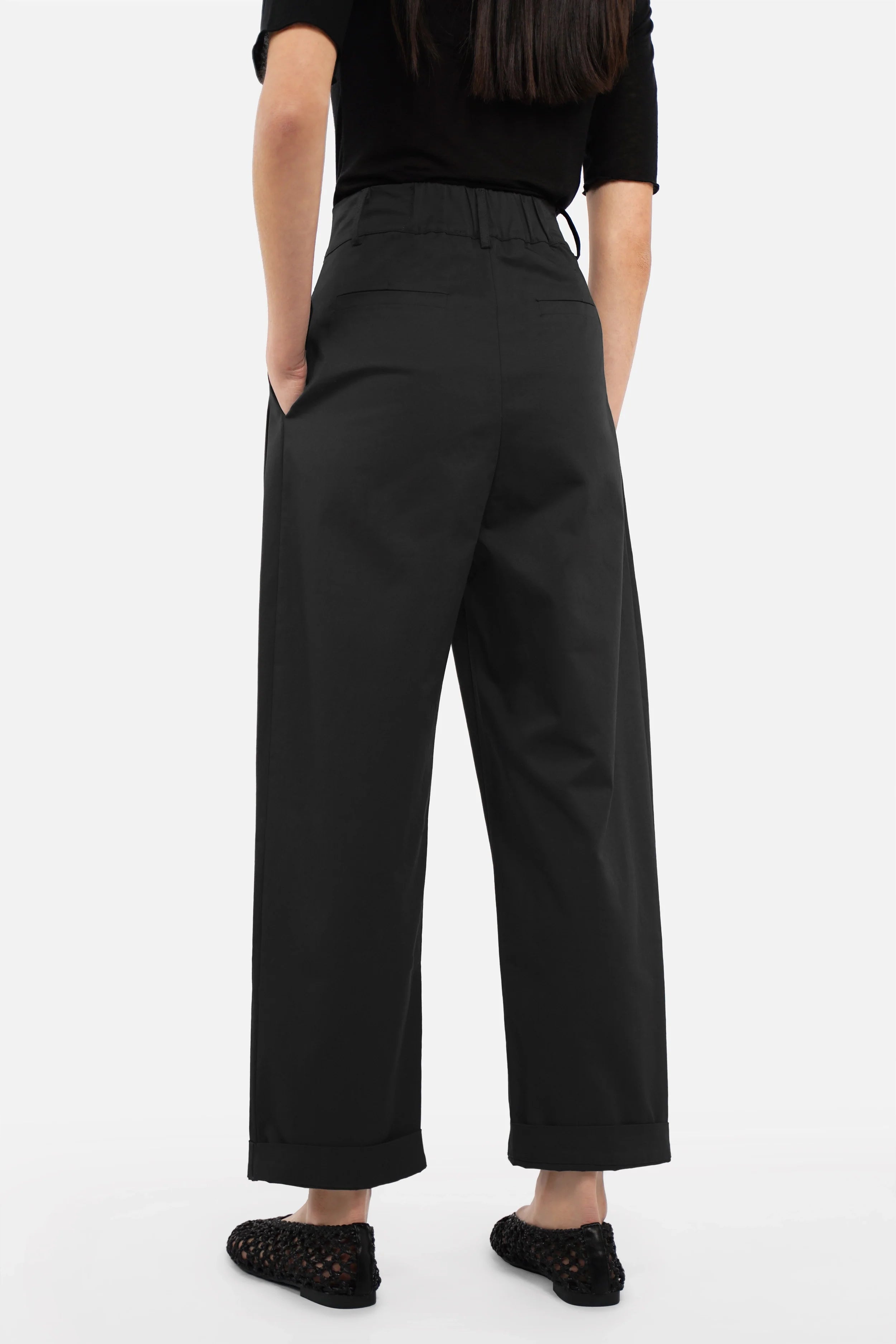 Barrel-Chino-Hose aus leichtem Baumwollstoff mit elastischem Bund und doppeltem Knopfverschluss