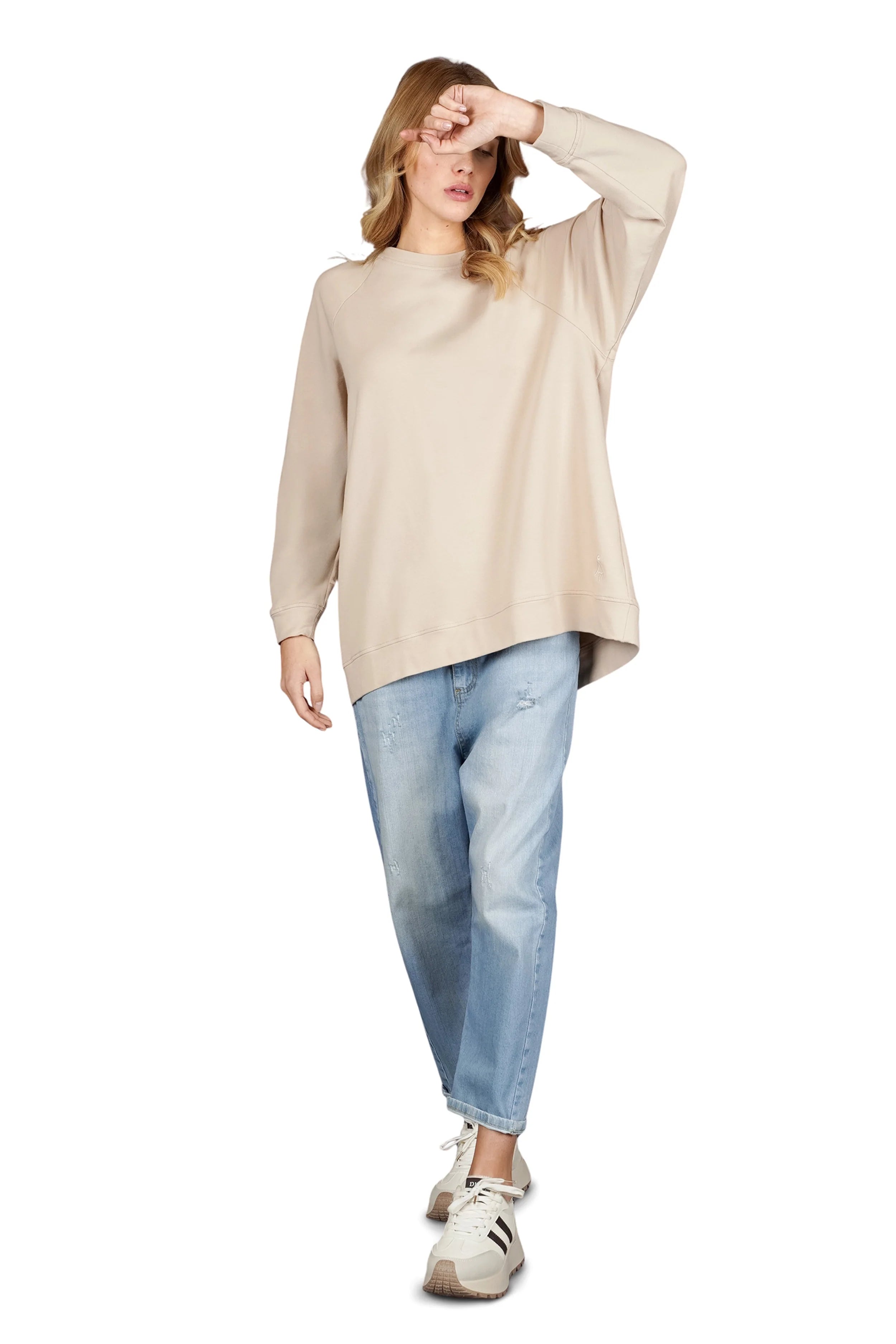 Beiges Oversize Longsweater mit Rundhalsausschnitt und Logo-Stickerei, lässig und weich, GRACEY.K Sweater.