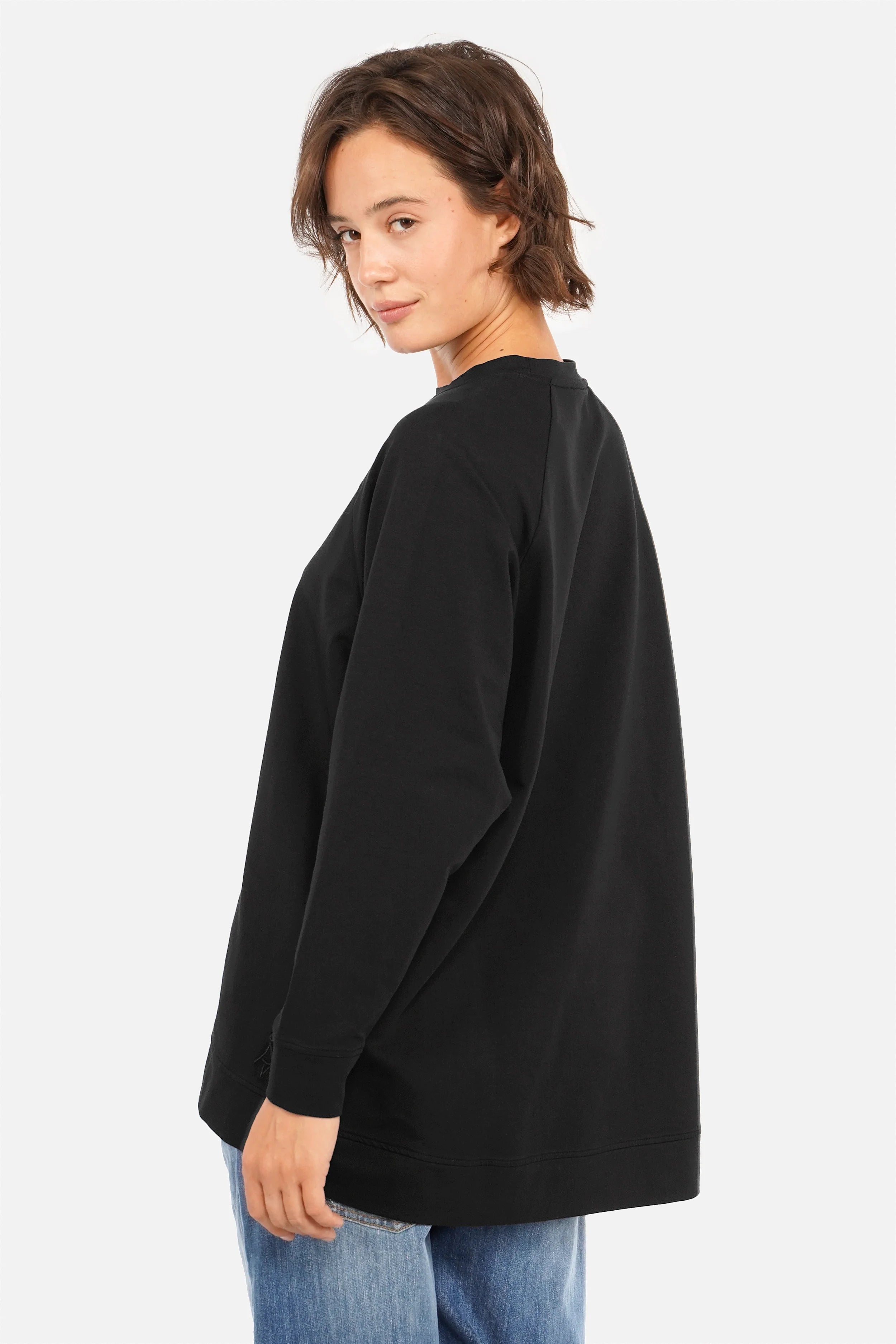GRACEY.K Relaxed Sweater leichter, weicher Rundhalspullover mit Raglanärmeln und tonaler Logo-Stickerei