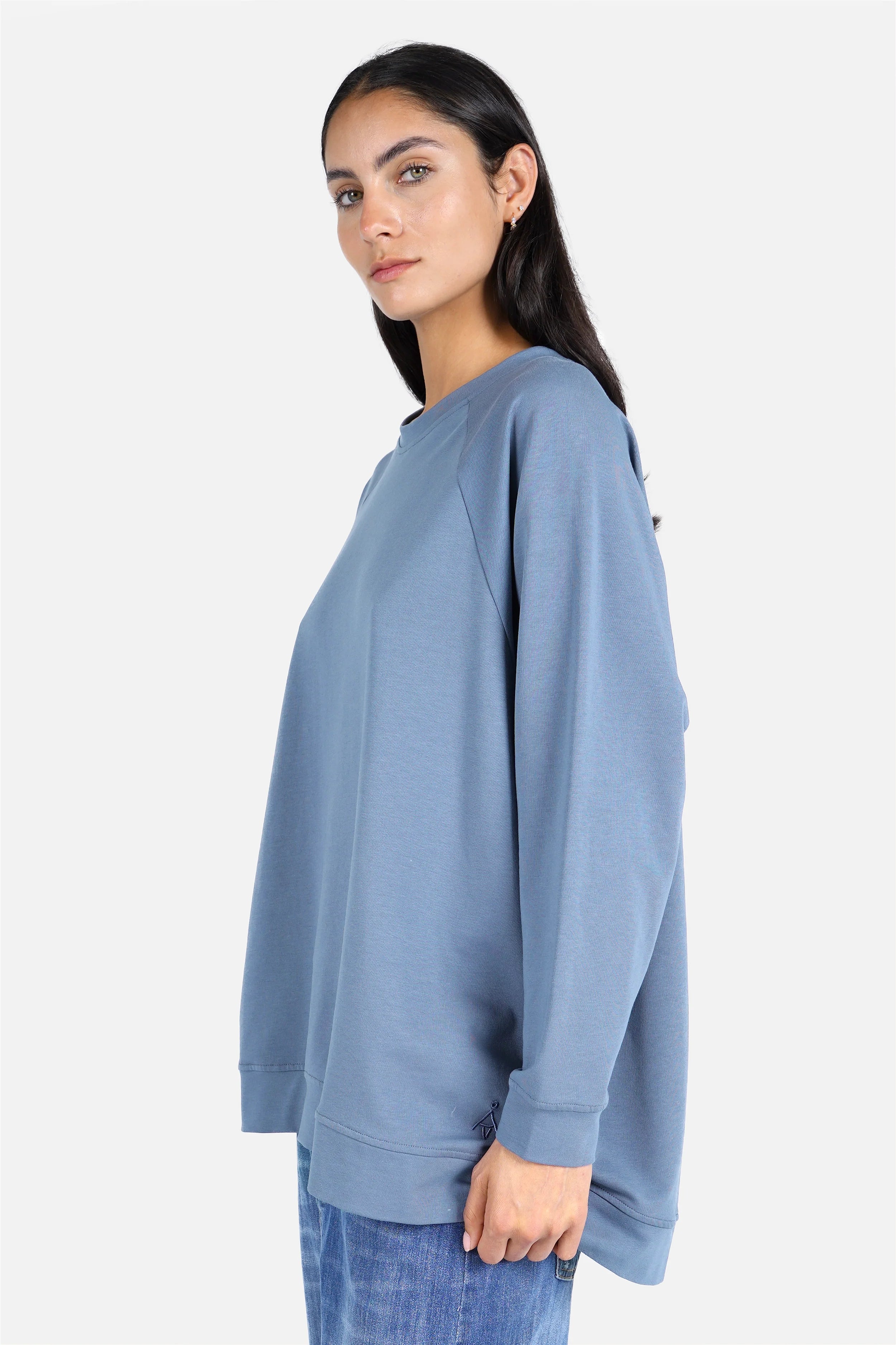 Lässiger GRACEY.K Sweater mit A-Linie, Raglanärmeln und tonaler Logo-Stickerei in Oversize Passform