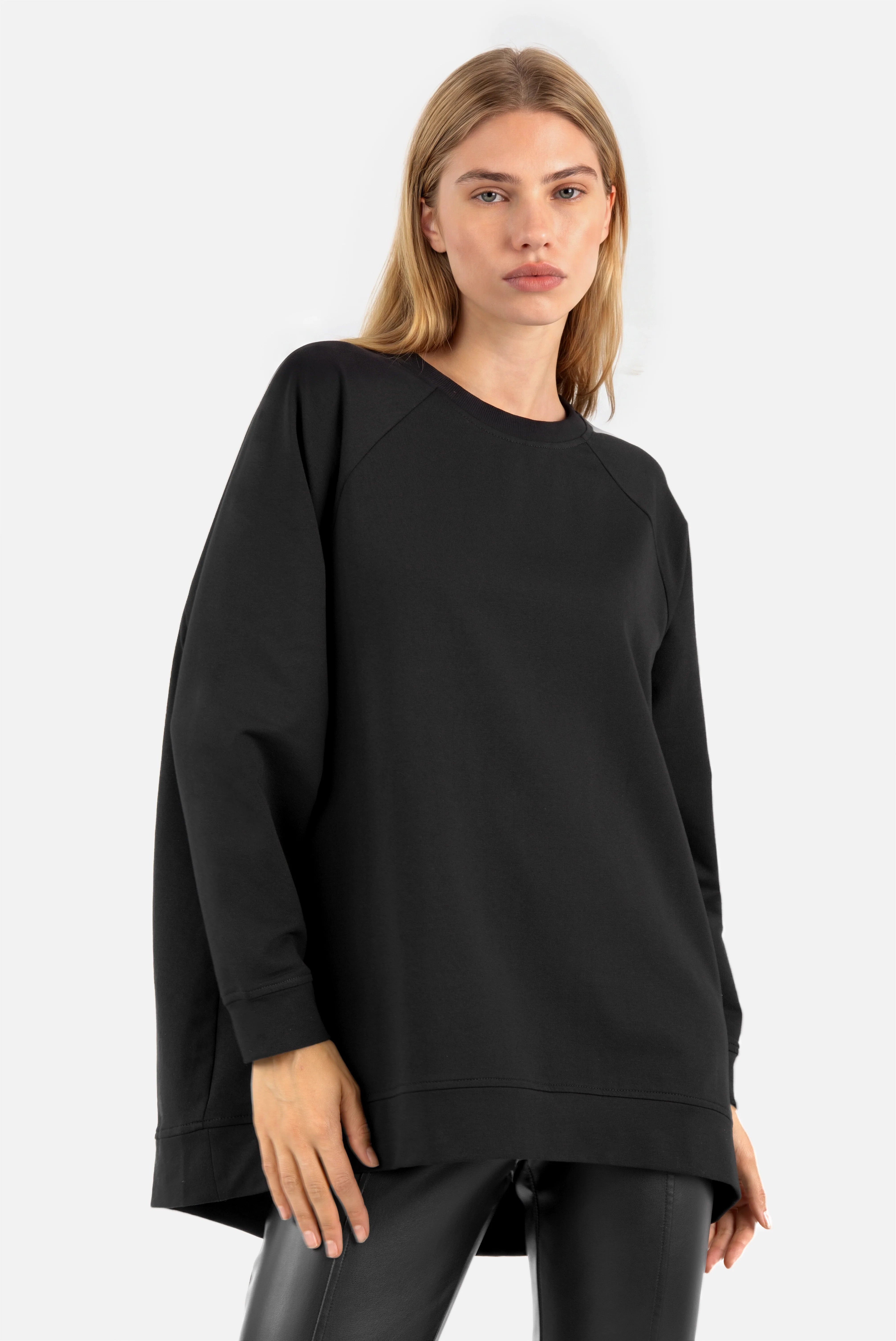 Leichter GRACEY.K Relaxed Sweater mit Rundhalsausschnitt und Raglanärmeln in weicher Sweatqualität