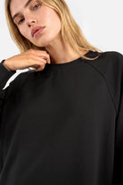 Leichter GRACEY.K Relaxed Sweater mit Rundhalsausschnitt und Raglanärmeln in entspanntem Schnitt