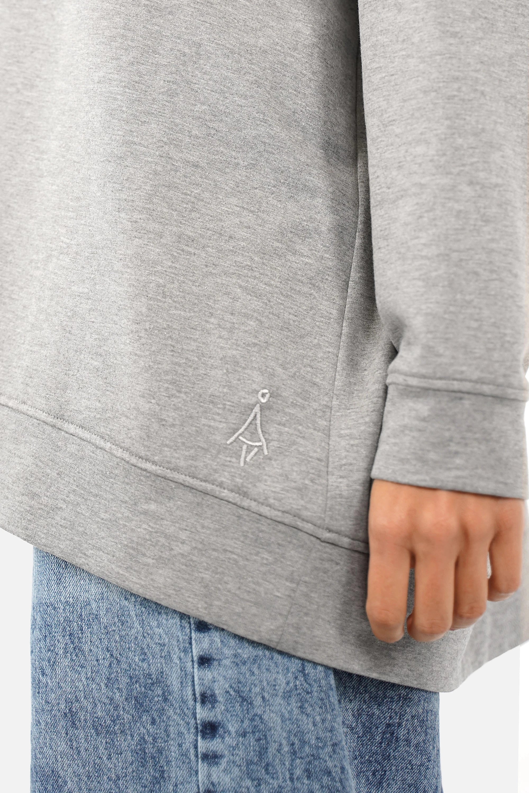 Lässiger Sweater mit A-Linie, oversized, Raglanärmel und tonaler Logo-Stickerei