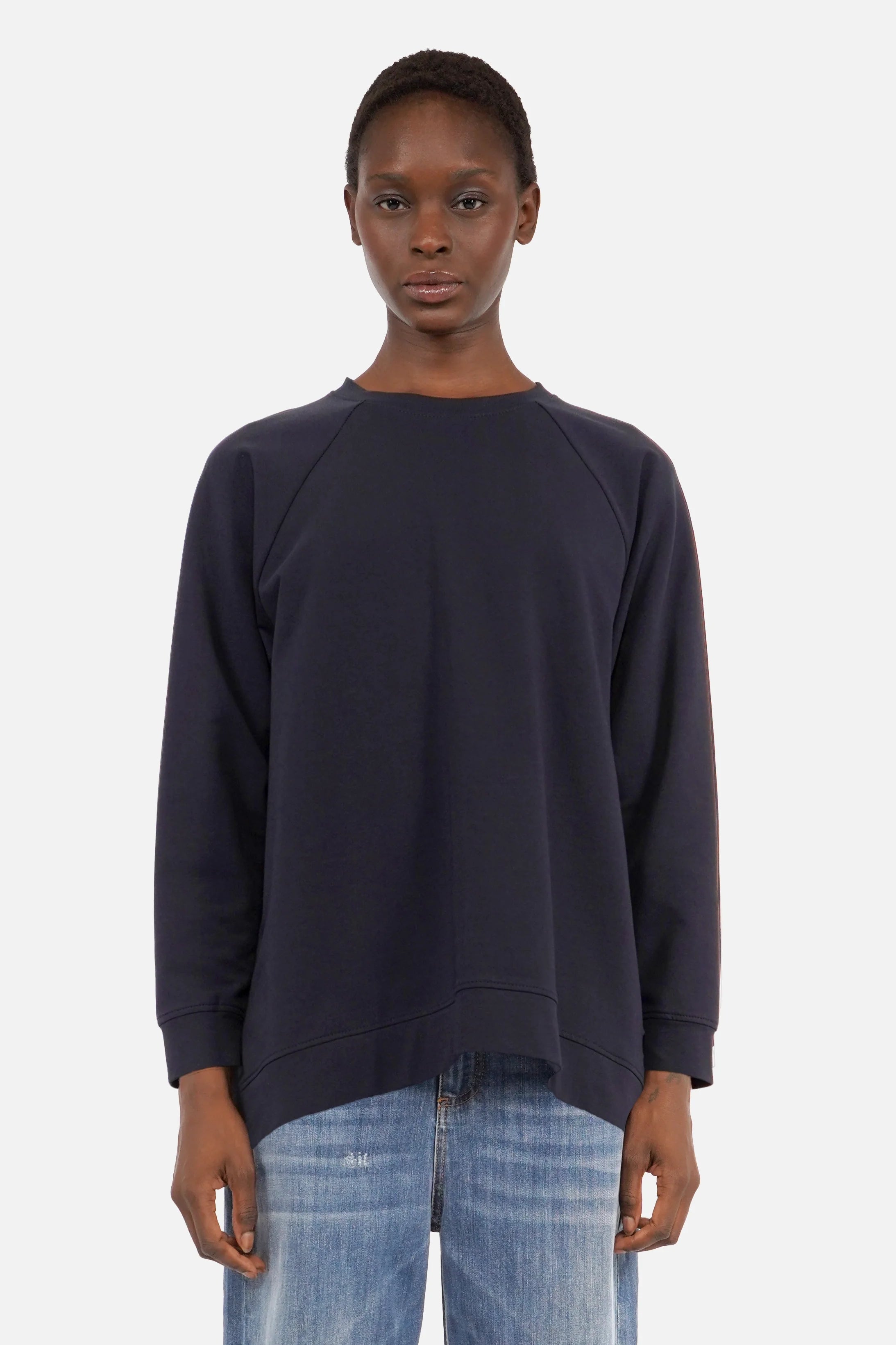 Leichter GRACEY.K Relaxed Sweater mit Rundhalsausschnitt und Raglanärmeln in weicher Sweatqualität