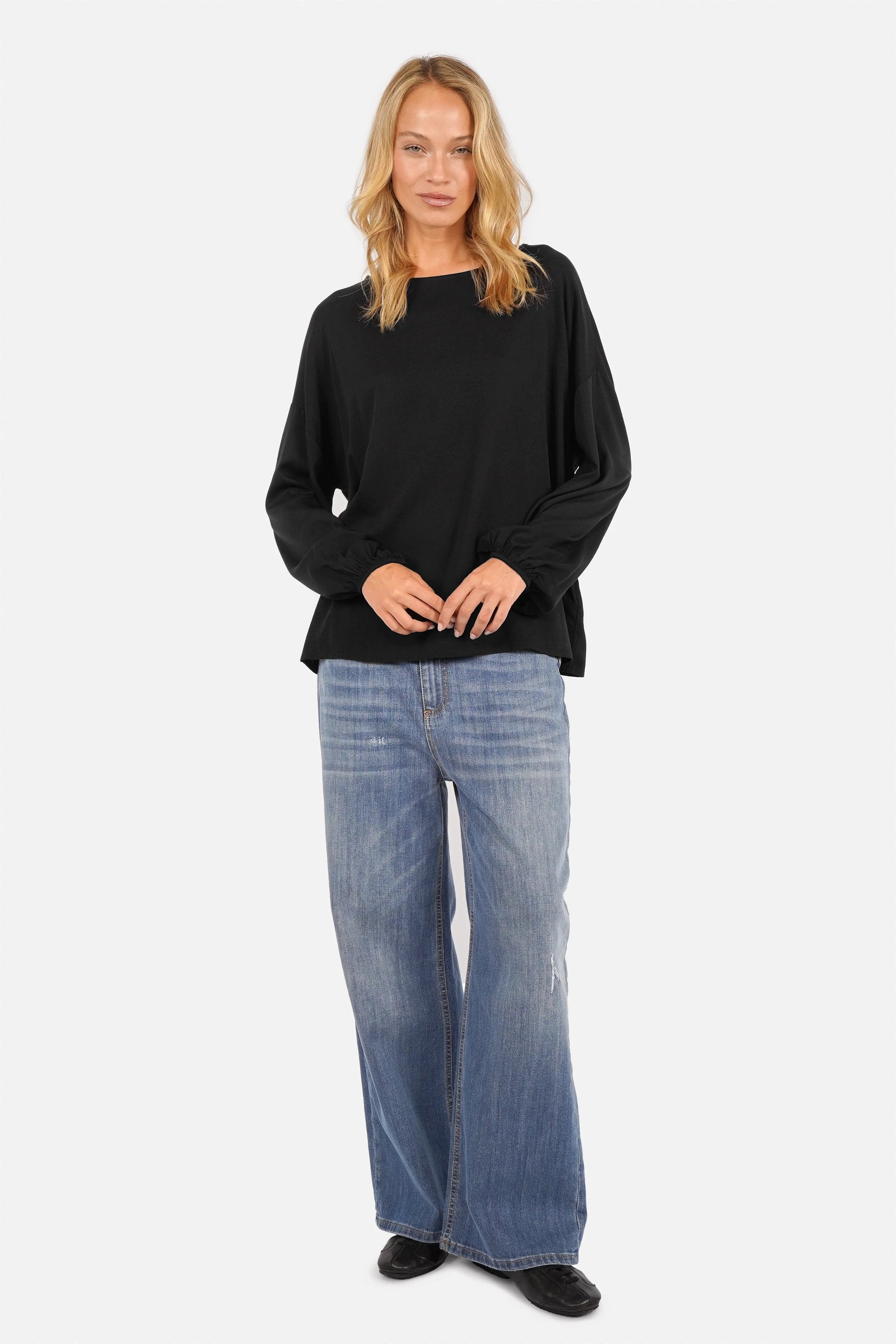 GRETA.K Schlupfbluse aus weicher Viskose mit Rundhalsausschnitt und locker fallender Silhouette