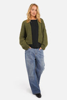 GRETA.K Schlupfbluse aus weicher Viskose mit Rundhalsausschnitt und überschnittenen Schultern, locker fallende Silhouette, lange Ärmel mit elastischen Abschlüssen, Relaxed Fit