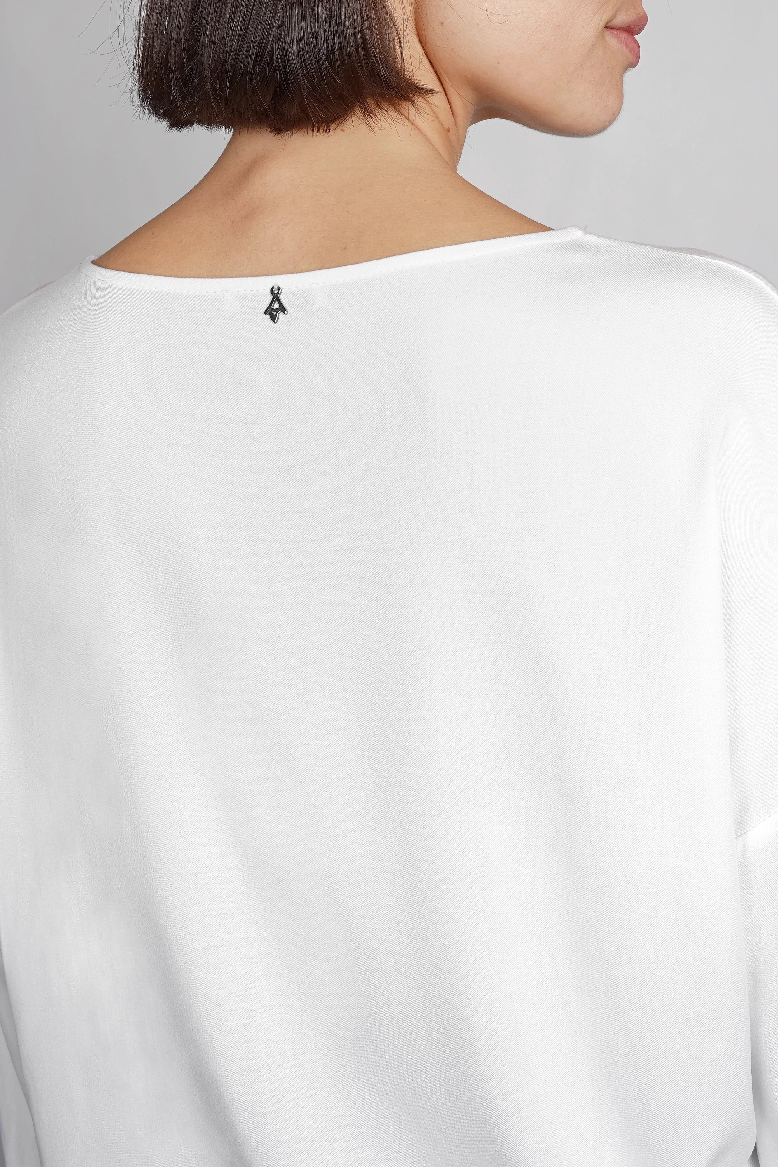 GRETA.K Bluse weiße locker geschnittene Viskose Schlupfbluse mit Rundhalsausschnitt und langen Ärmeln