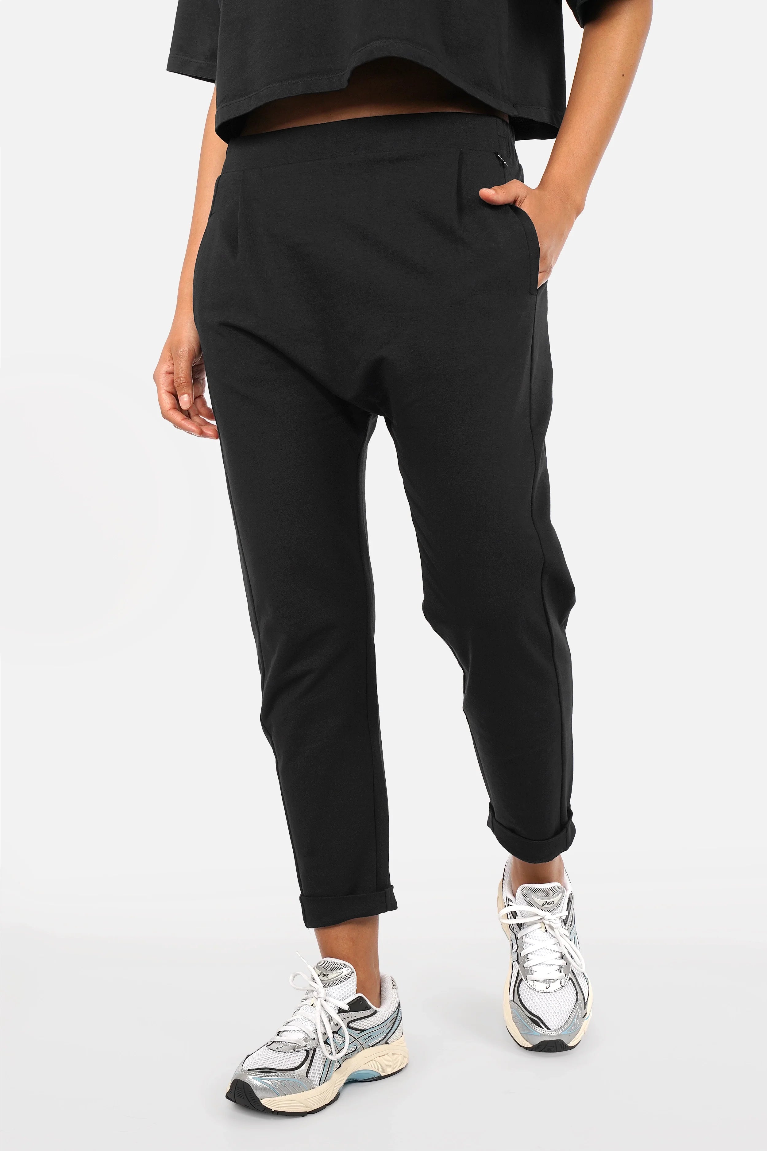 HANNA.K Tapered Sweathose lockere, bequeme Baumwollstretchhose mit tiefem Schritt und schmal zulaufendem Bein