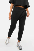 HANNA.K Tapered Sweathose elastische Baumwollstretchhose mit tapered Bein und tiefem Schritt