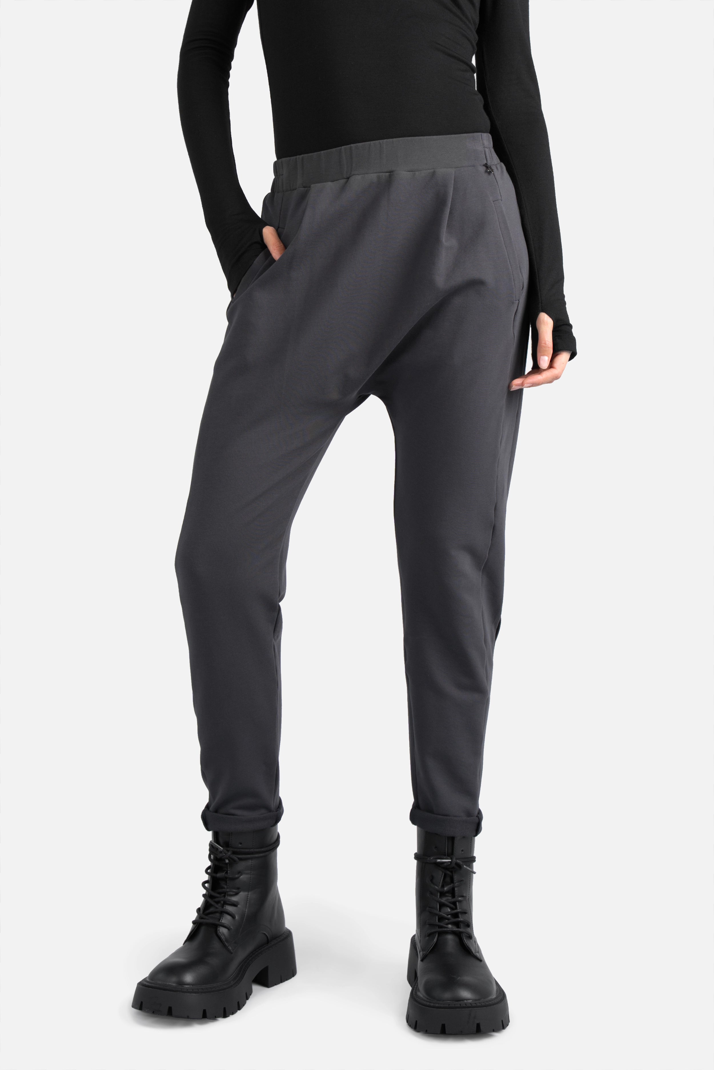 <tc>HANNA.K Pantalon sweat conique</tc>