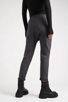 HANNA.K Tapered Sweathose grau mit elastischem Bund und schmal zulaufendem Bein