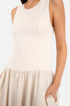 HEEJU Midikleid aus Baumwolle mit strukturiertem Rib-Jersey-Oberteil, gerüschtem A-Linien-Midirrock und Seitentaschen