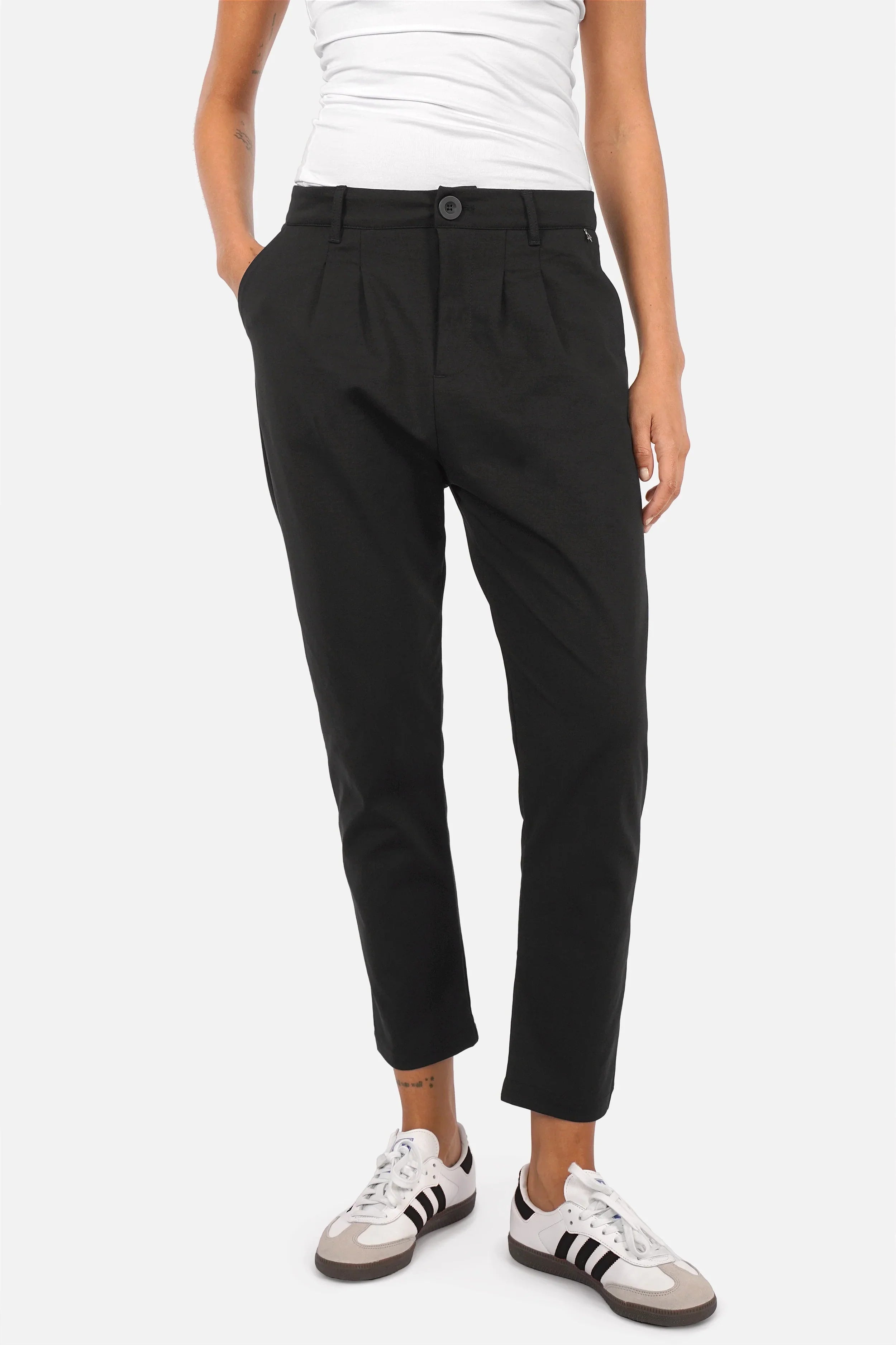 HEELENA Tapered Pants