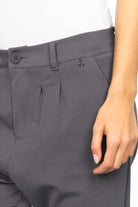 Cropped HEELENA OG Tapered Pants mit leichtem Stoff und schmal zulaufendem Bein