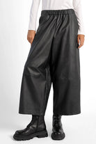 Black HERA Wide Leg Hose in soft eco-leather with elastic waistband and relaxed fit