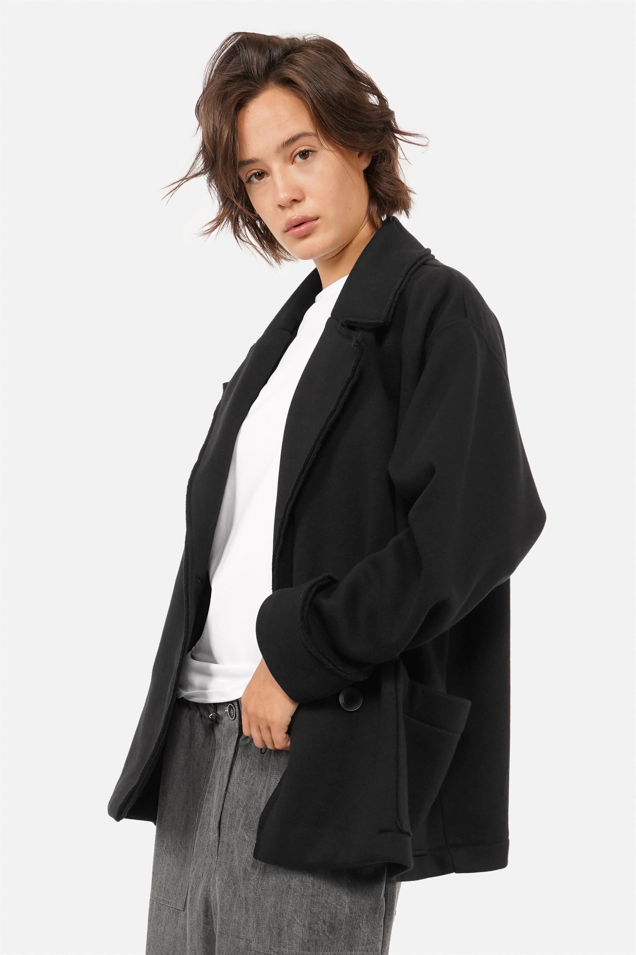 Oversized Sweat-Kurzmantel im Caban-Stil aus weichem Jersey mit Reverskragen und großen Taschen
