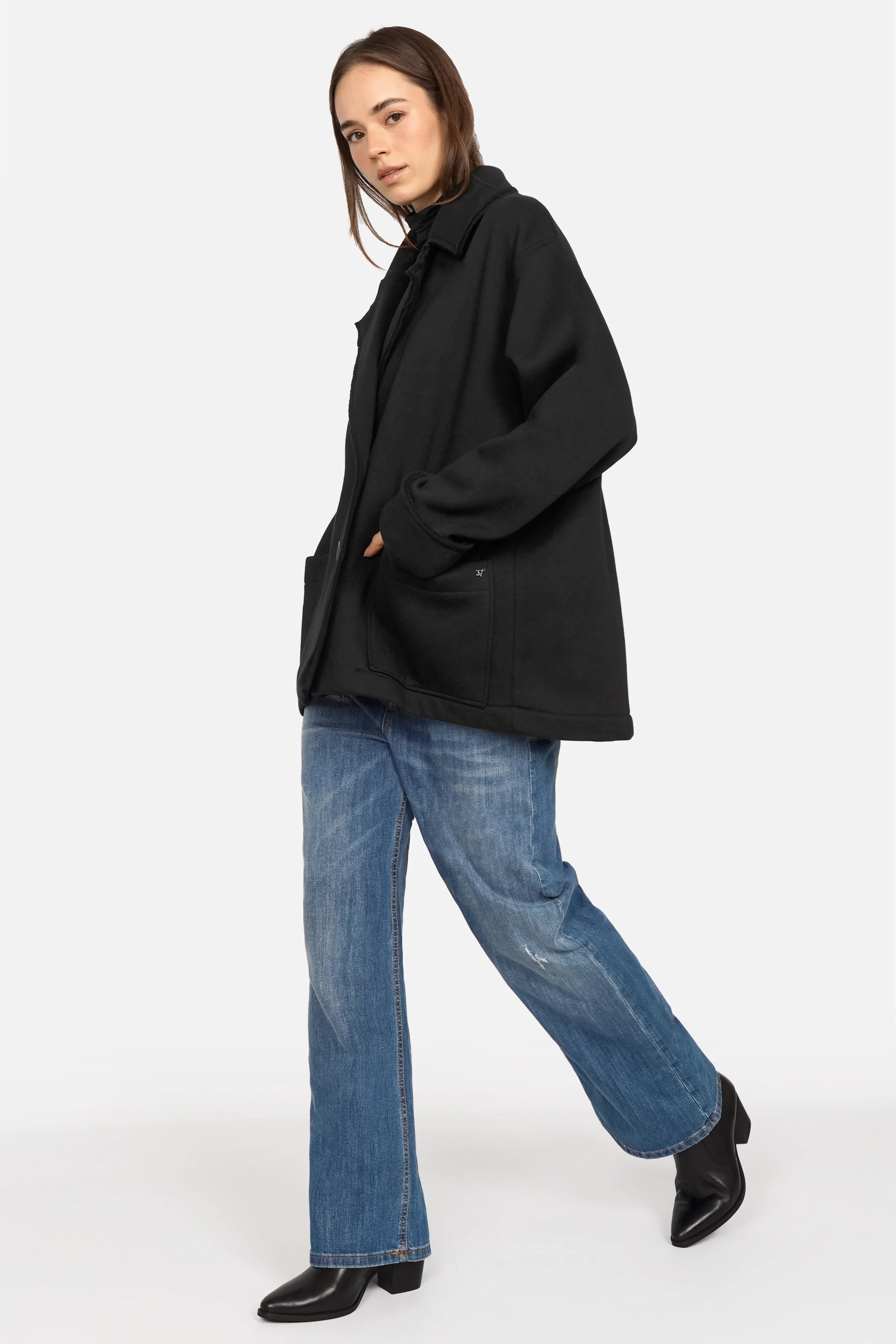 Oversized Sweat-Kurzmantel mit Reverskragen und Doppelknöpfen aus weichem Jersey