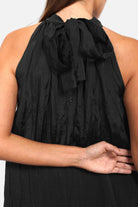 ILEIA Crinkle Neckholder-Kleid sleeveless midi dress with flowing crinkle look and side pockets
