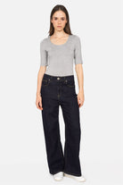 JALYN Shirt mit U-Boot Ausschnitt und halblangen Ärmeln aus weicher Viskose Slim Fit