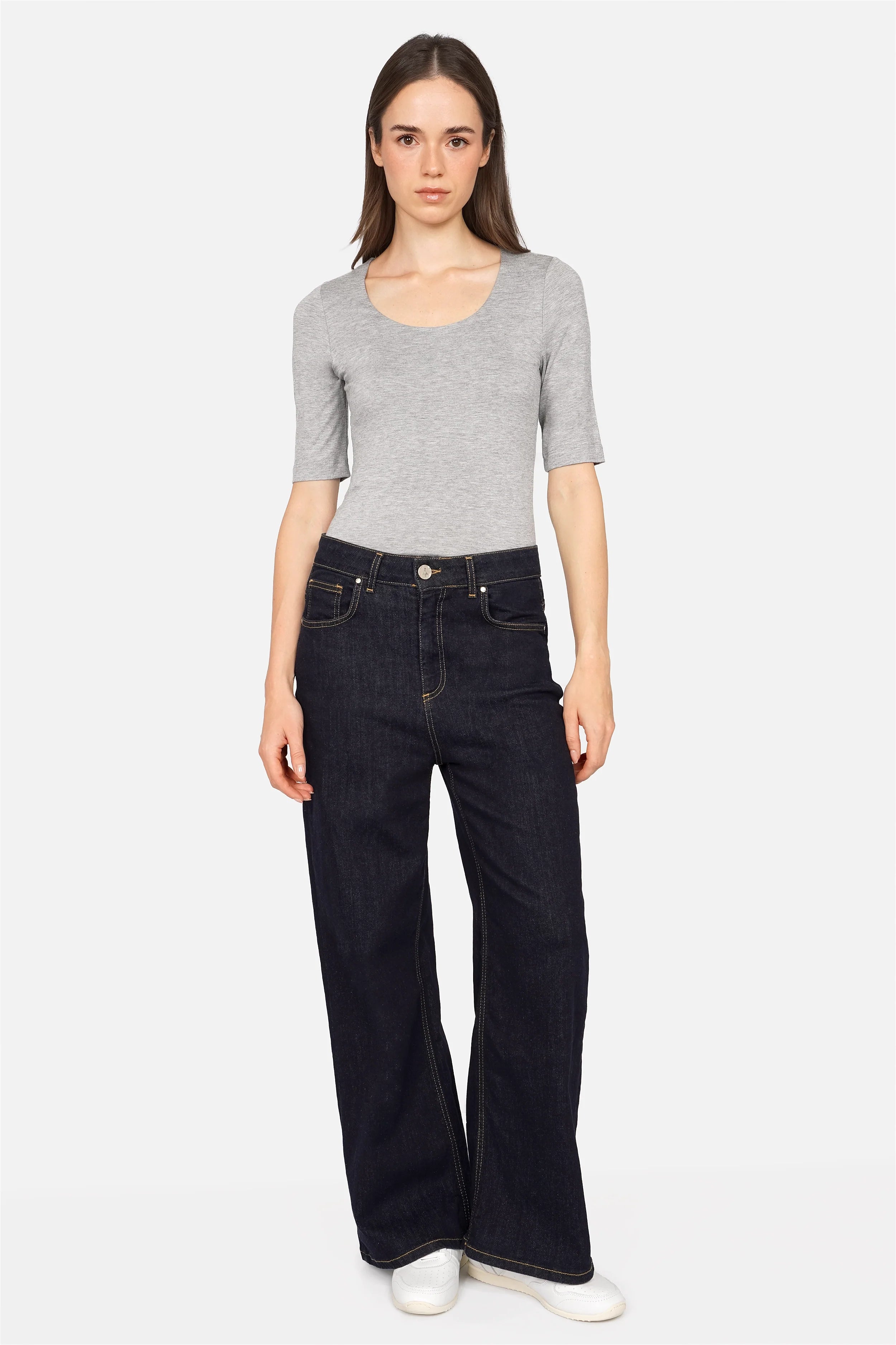 JALYN Shirt mit U-Boot Ausschnitt und halblangen Ärmeln aus weicher Viskose Slim Fit