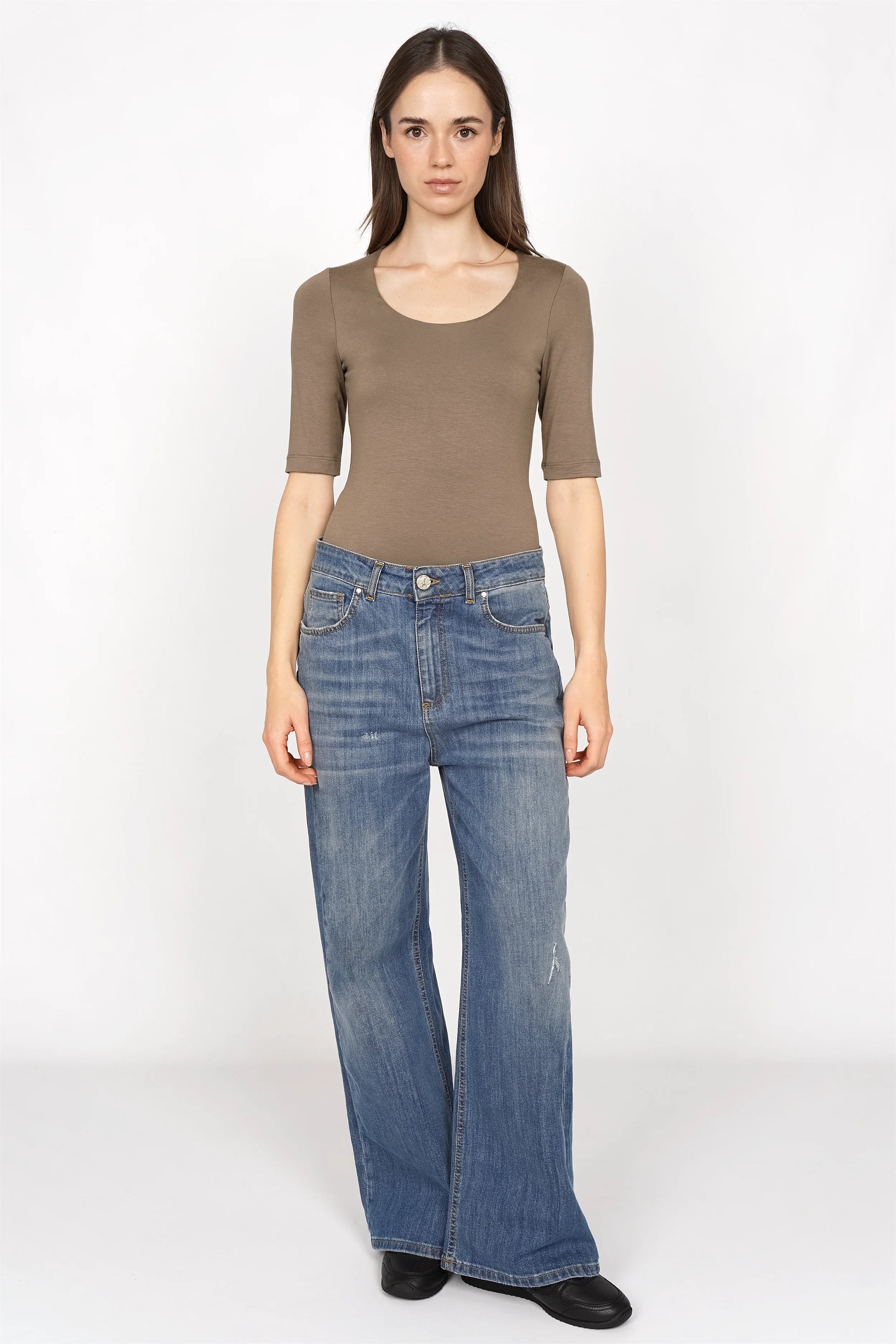 JALYN Shirt Damen Slim Fit Jerseyshirt mit U-Boot Ausschnitt und halblangen Ärmeln in Braun