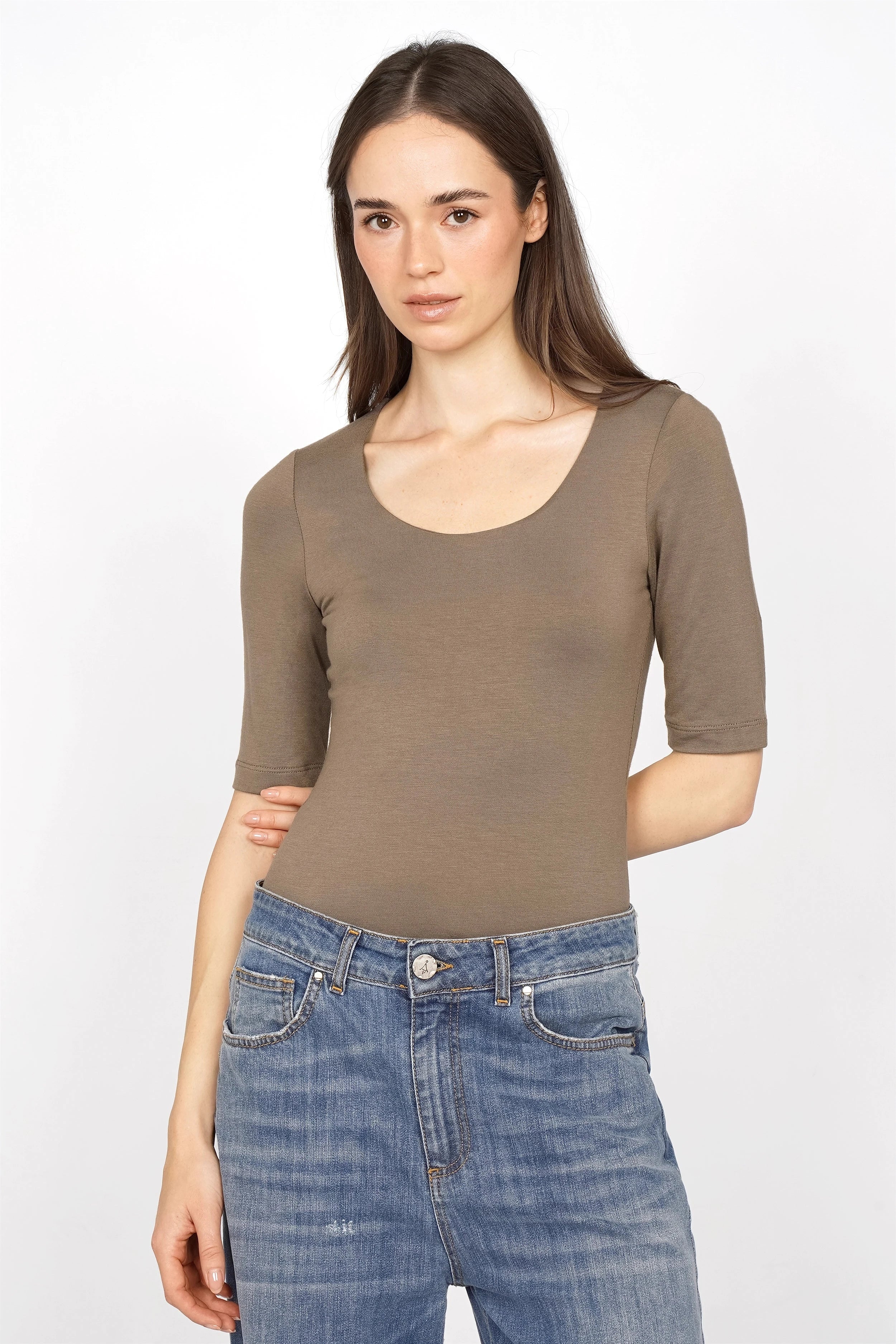 JALYN Shirt Damen Slim Fit Jerseyshirt mit U-Boot Ausschnitt und halblangen Ärmeln in Braun