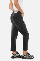 JEANY Baggy Jeans mit lockerem Boyfriend-Schnitt in Faded Black und weicher Stretch-Denim Materialqualität
